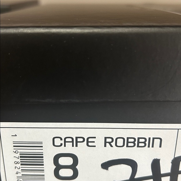 Sexy Red Stiletto Grazia Cape Robbin heels. New in box size 8 - Picture 10 of 10